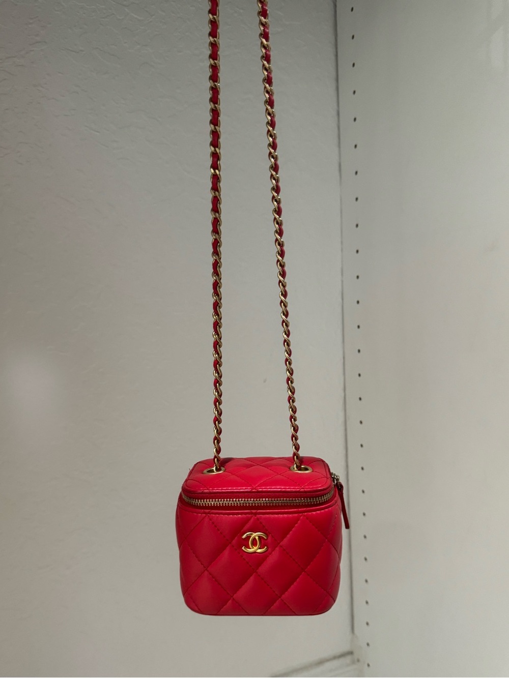 CHANEL Quilted Red Leather Vanity Crossbody with Gold Chain